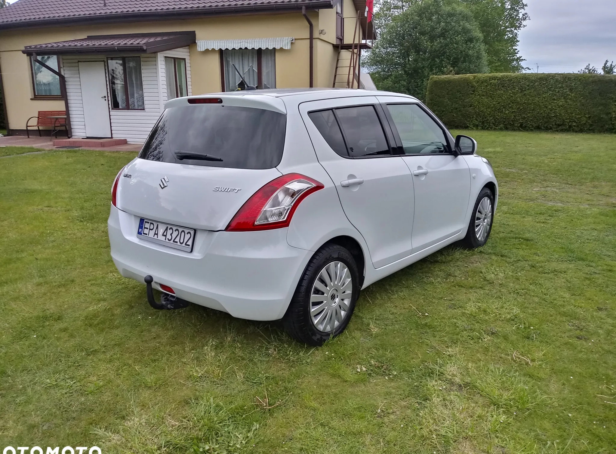 Suzuki Swift cena 31900 przebieg: 130000, rok produkcji 2015 z Chęciny małe 191